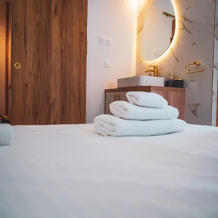 Апартаменти Azur Pietra Мантон